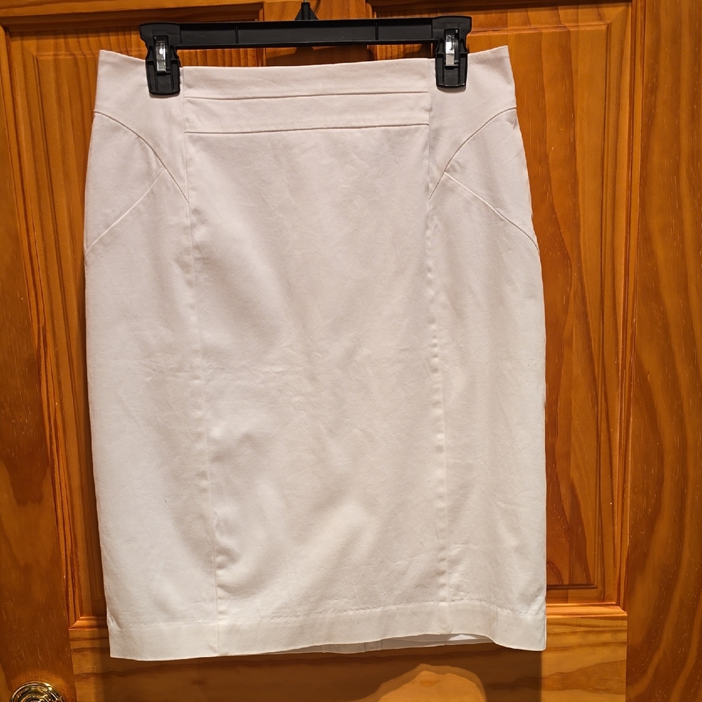 Elegant White Women's Skirt Worthington Size 10